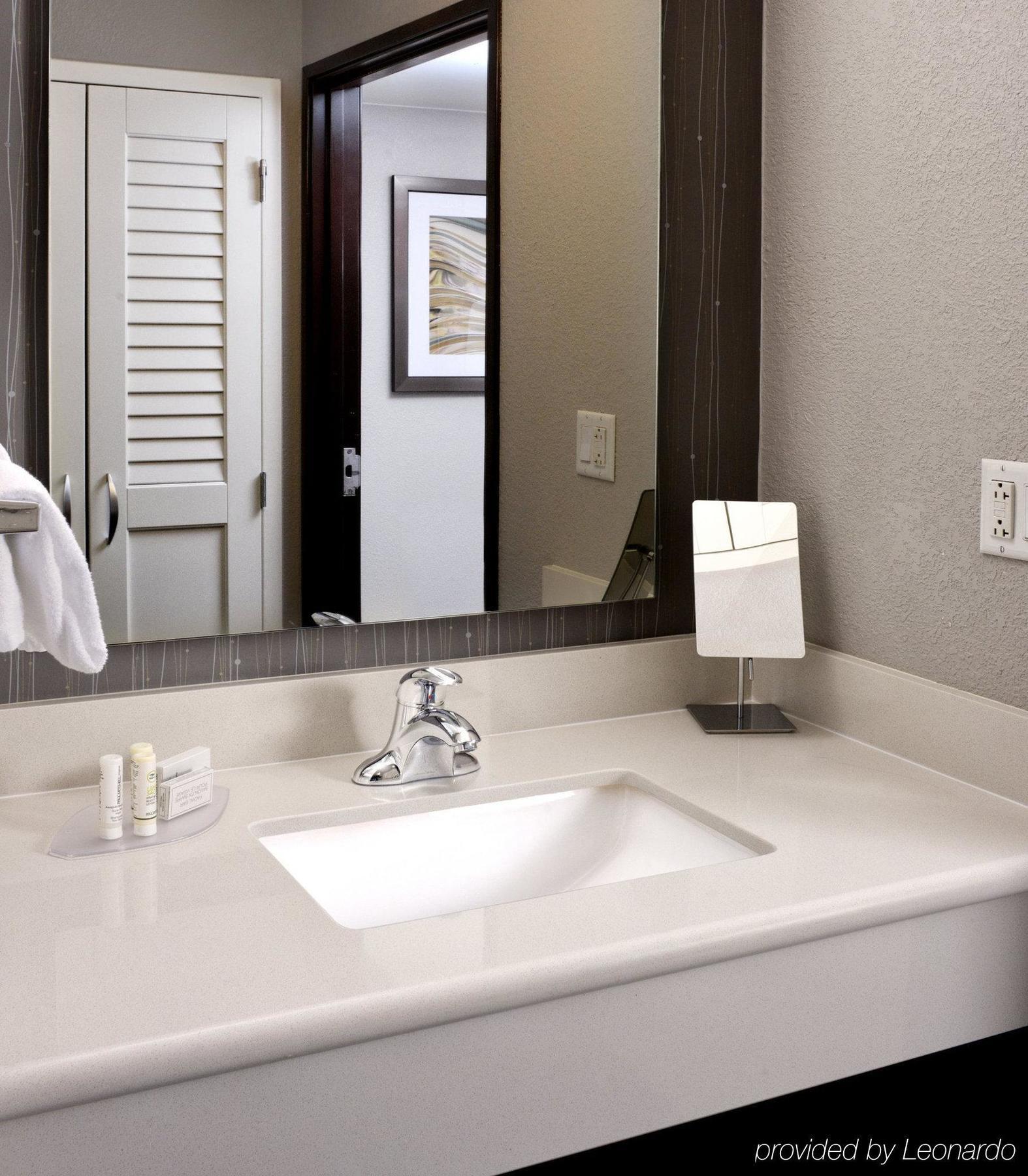 Courtyard By Marriott Houston Northwest Hotel Exterior photo